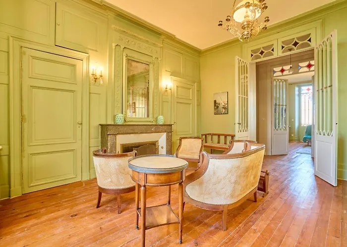 Ferienhaus Chateau Tour Chapoux - Piscine Privee *